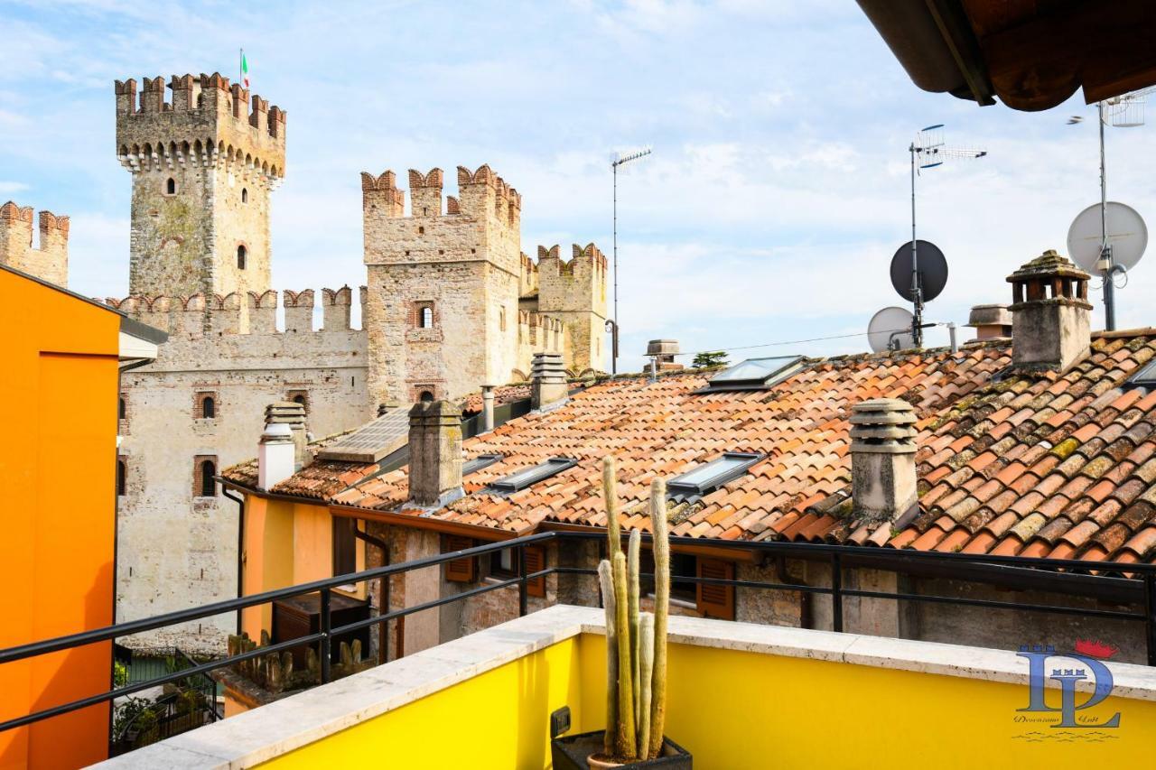 Desenzanoloft Official Partner Marriott Homes & Villas -Penthouse Never Say Never Sirmione Castle View Exterior photo
