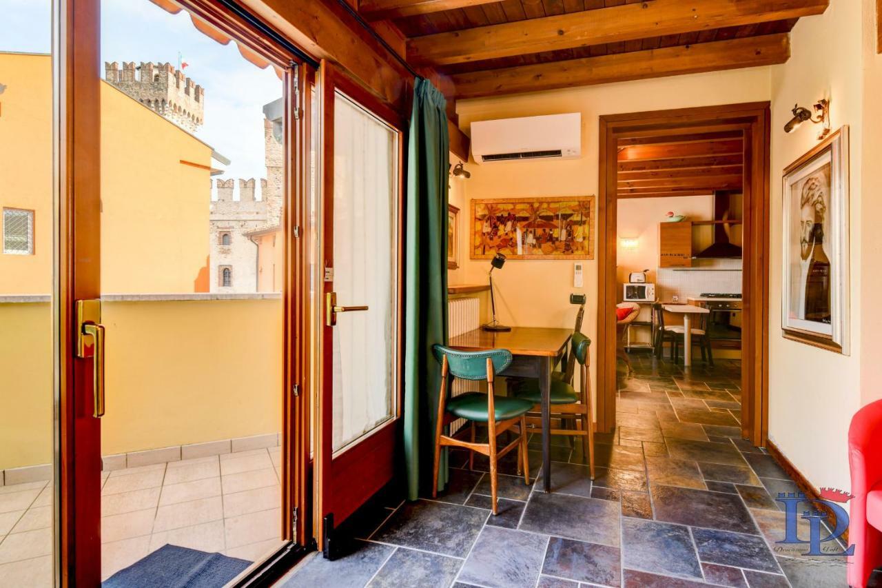 Desenzanoloft Official Partner Marriott Homes & Villas -Penthouse Never Say Never Sirmione Castle View Exterior photo